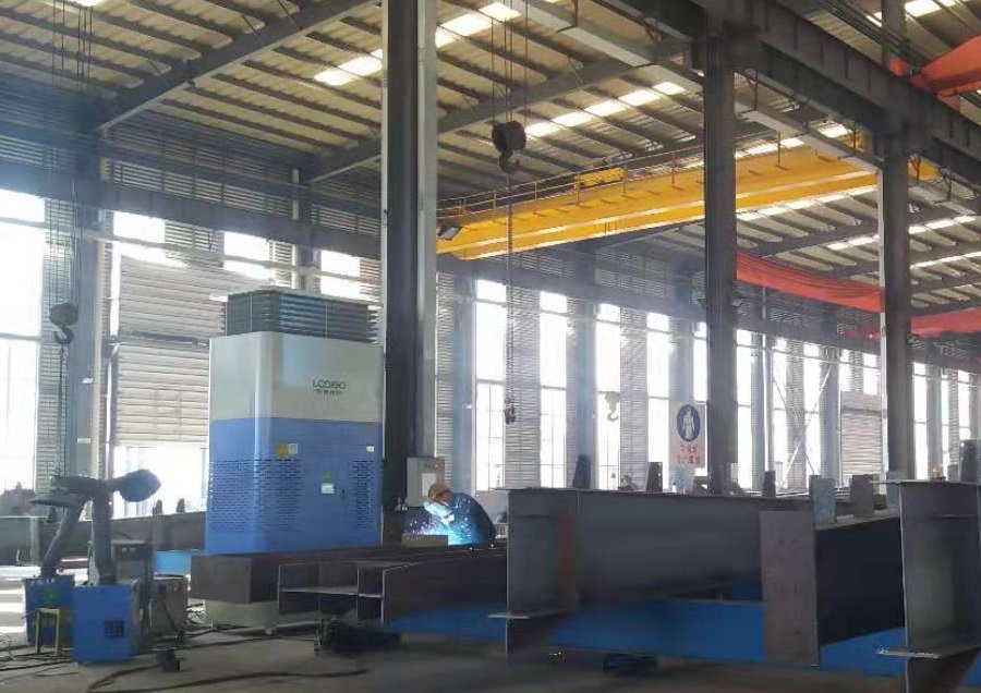 這臺(tái)自循環(huán)式焊煙凈化器更適合冬天的車(chē)間除塵
